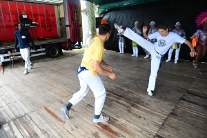 Montregard : le foot freestyle et la capoeira ont réchauffé la fête rurale