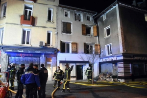Yssingeaux : une défaillance électrique déclenche un incendie d&#039;immeuble sur la place Carnot