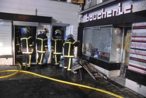 Yssingeaux : une défaillance électrique déclenche un incendie d&#039;immeuble sur la place Carnot