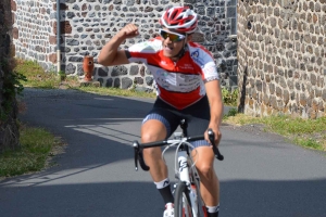 Cyclisme : le fabuleux cavalier seul d’Axel Bruget à Cayres