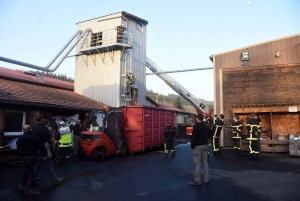 Dunières : un incendie prend dans un silo à sciure d&#039;une menuiserie