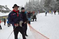 Bernard Bonnefoy, président du Fin gras du Mézenc, et Pierre Ribeyron, président du Ski club du Mézenc, ont encouragé les skieurs avec de grosses cloches.