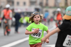 Le Puy-en-Velay : les courses enfants des 15 km du Puy en photos