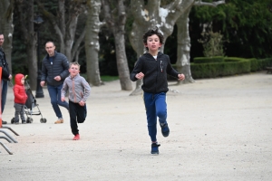 Le Puy-en-Velay : les enfants au jardin Henri-Vinay en ouverture du Puy Urban Trail