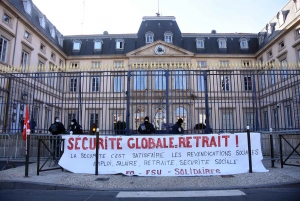 Entre 150 et 200 manifestants au Puy-en-Velay contre la loi Sécurité globale