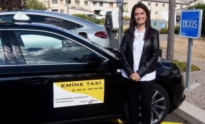 Sainte-Sigolène : Emine Elmaci devient chauffeur de taxi à son compte