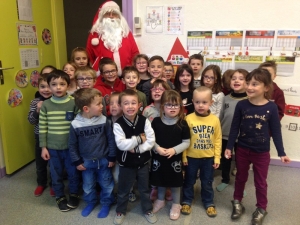 Montfaucon-en-Velay : le Père Noël rend visite aux deux écoles
